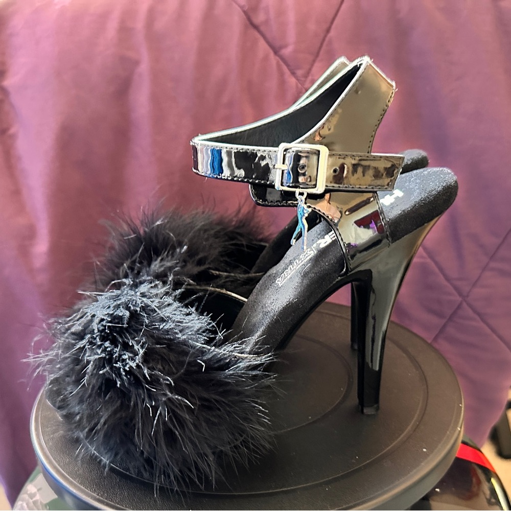 *NEW* Hustler Hollywood Black Feathered Heels